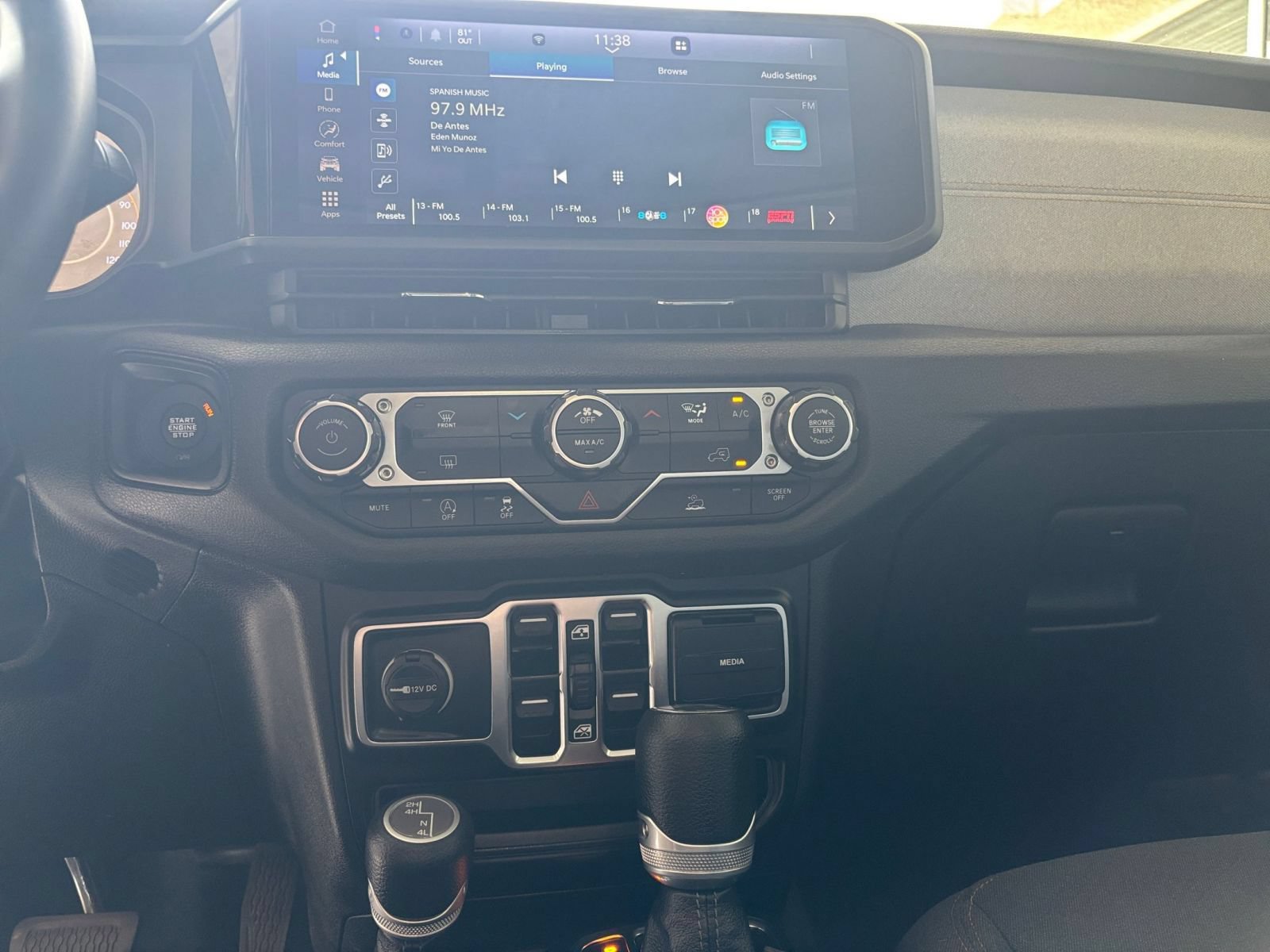 Used 2025 Jeep Wrangler Unlimited Sport AWD/4WD image 14