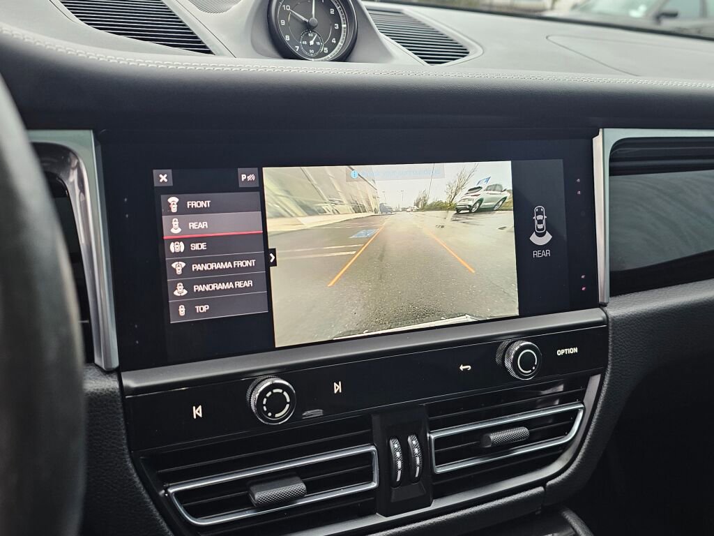 Used 2023 Porsche Macan w/ Premium Package Plus image 36