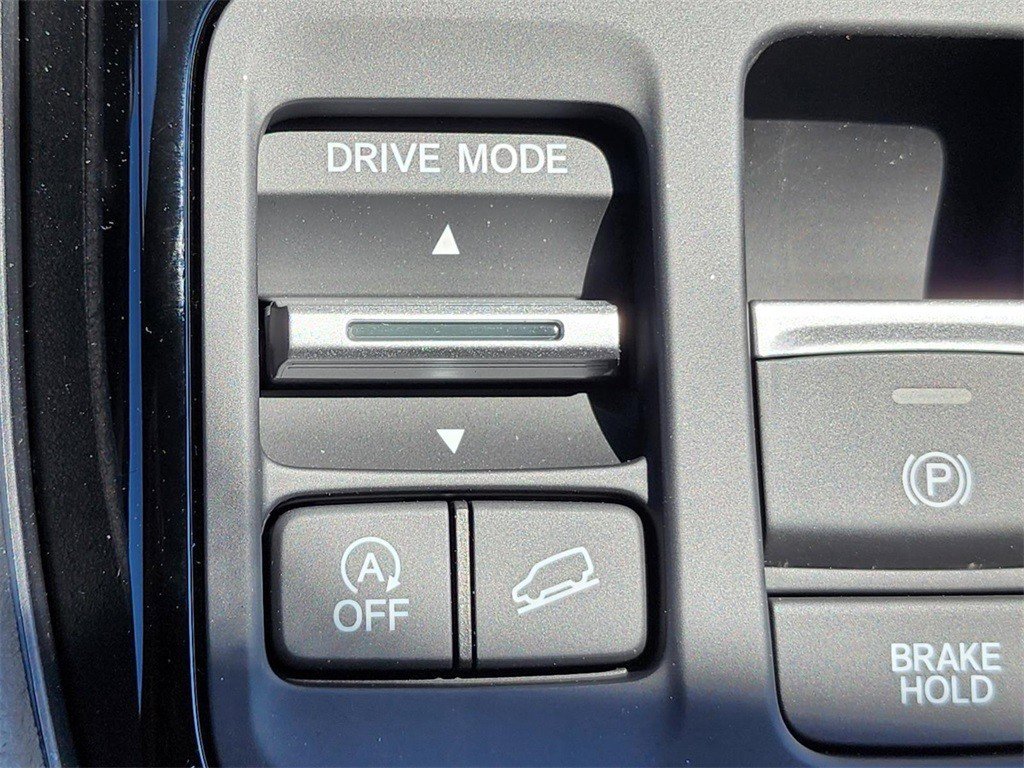 Used 2025 Honda Pilot TrailSport image 34