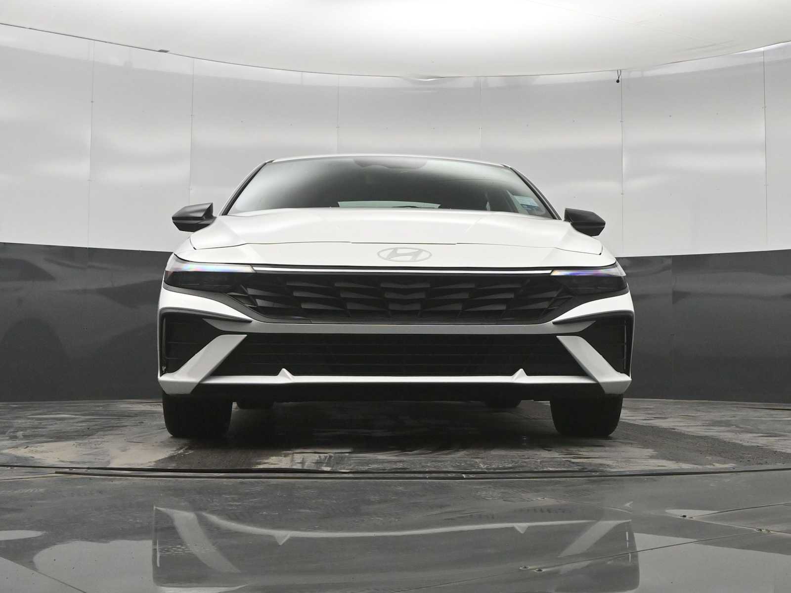 New 2026 Hyundai Elantra SEL Sport FWD image 32