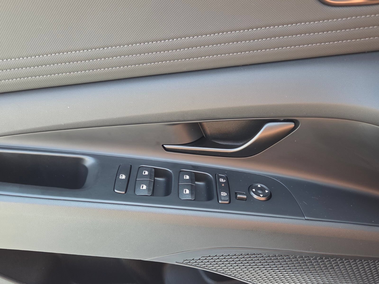 Certified 2025 Hyundai Elantra Sport FWD image 27