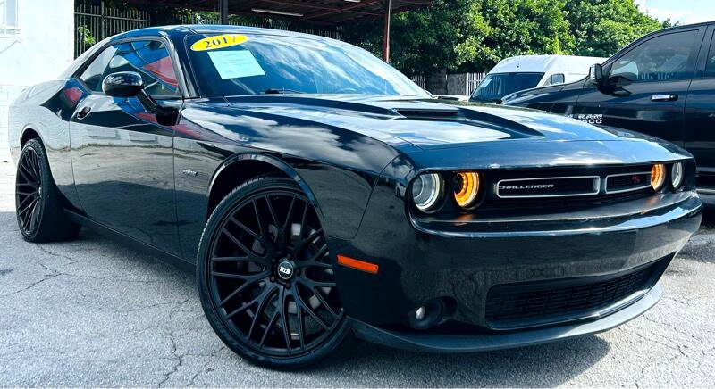 Used 2017 Dodge Challenger R/T image 7