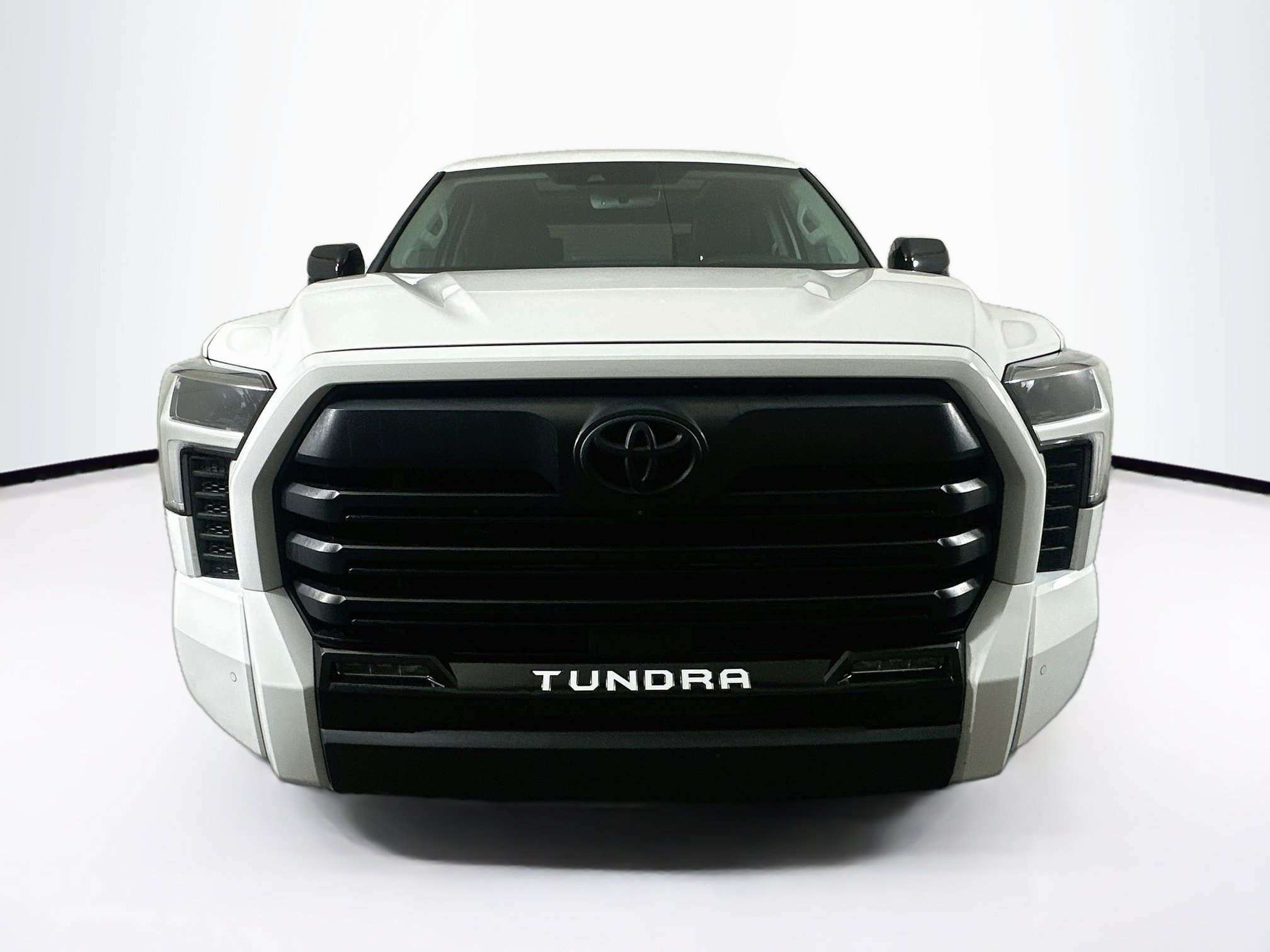 Used 2024 Toyota Tundra Limited AWD/4WD image 2