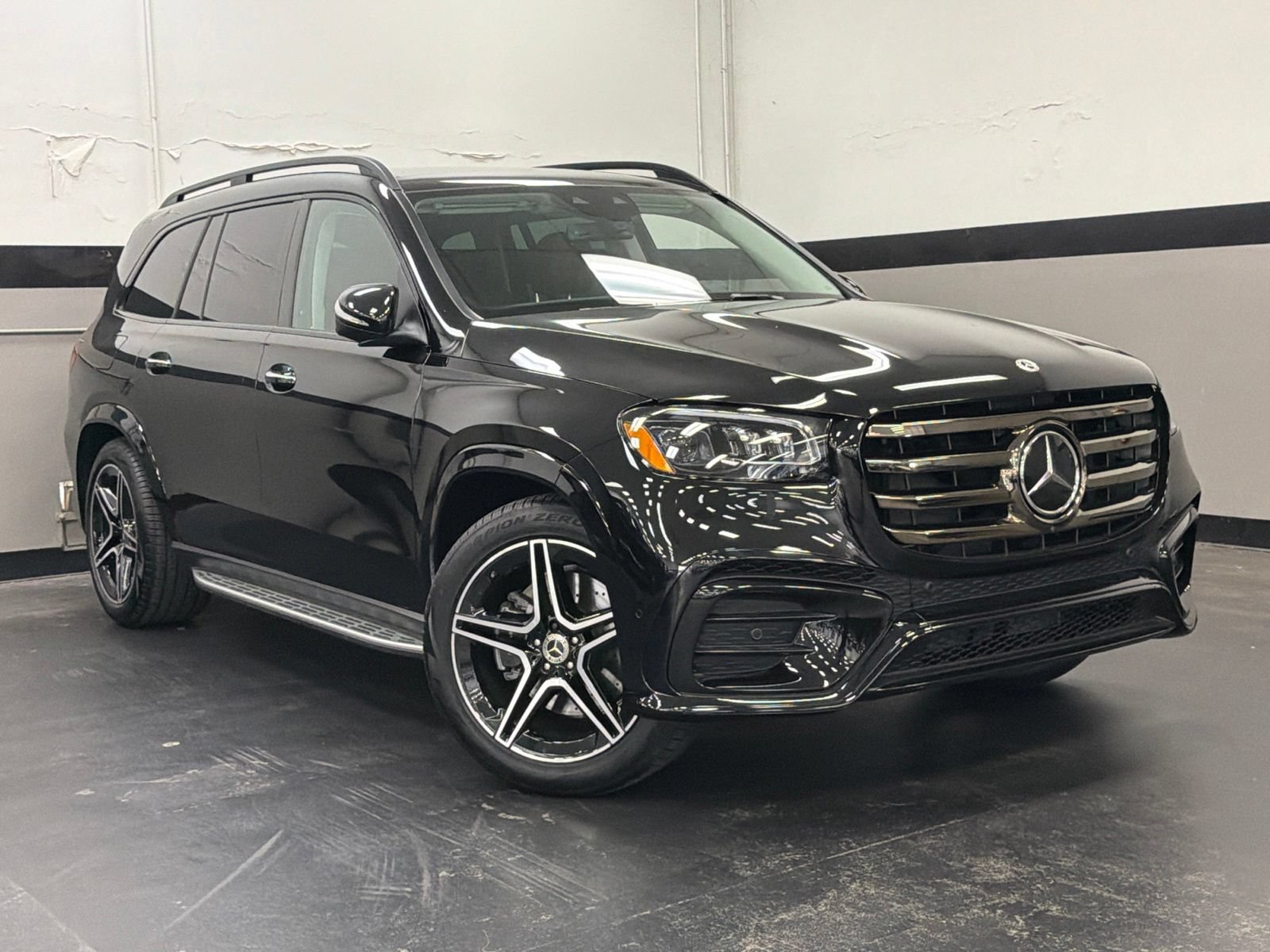 Used 2026 Mercedes-Benz GLS 450 4MATIC image 2