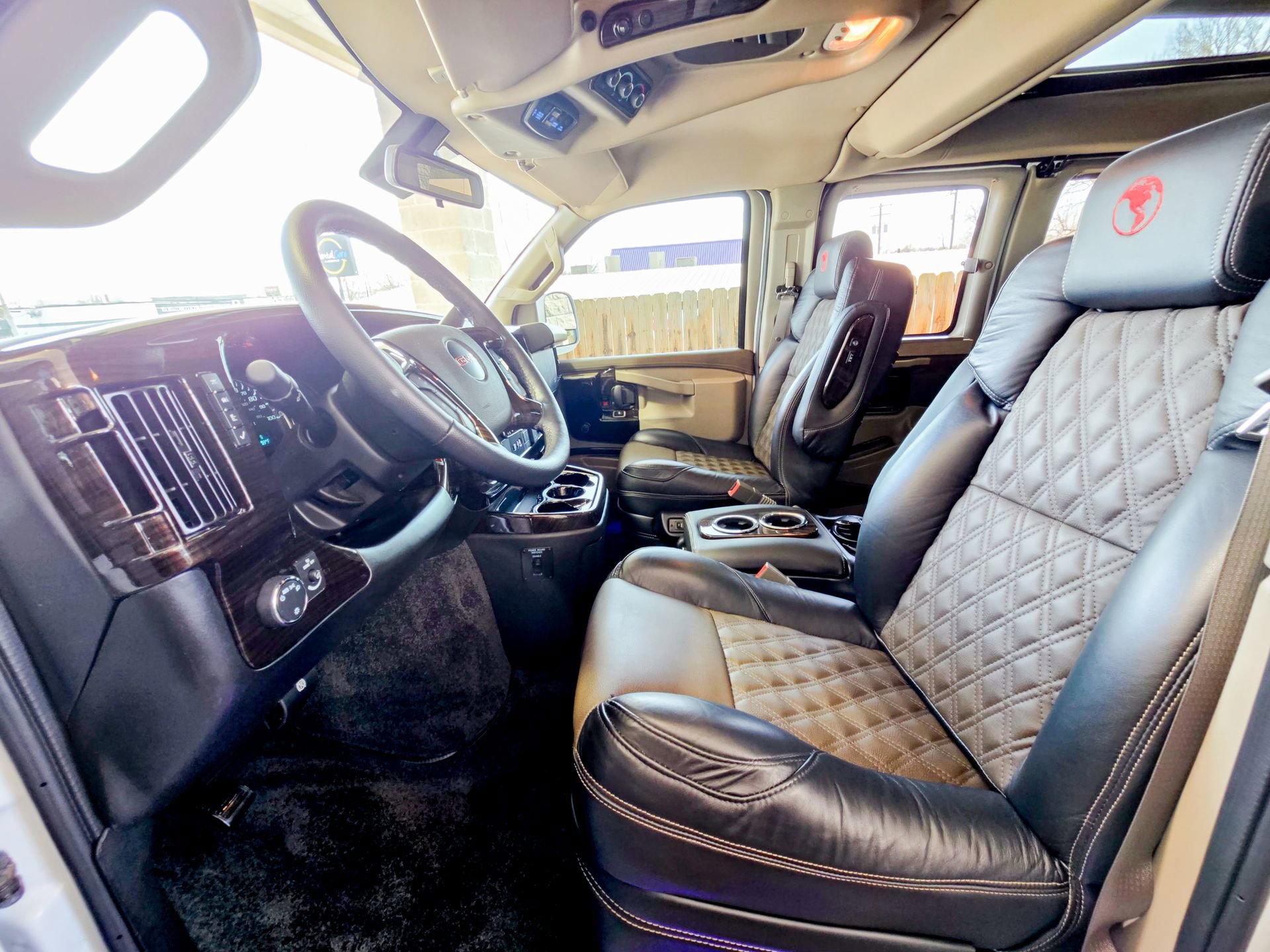 Used 2025 GMC Savana 2500 w/ Driver Convenience Package image 33