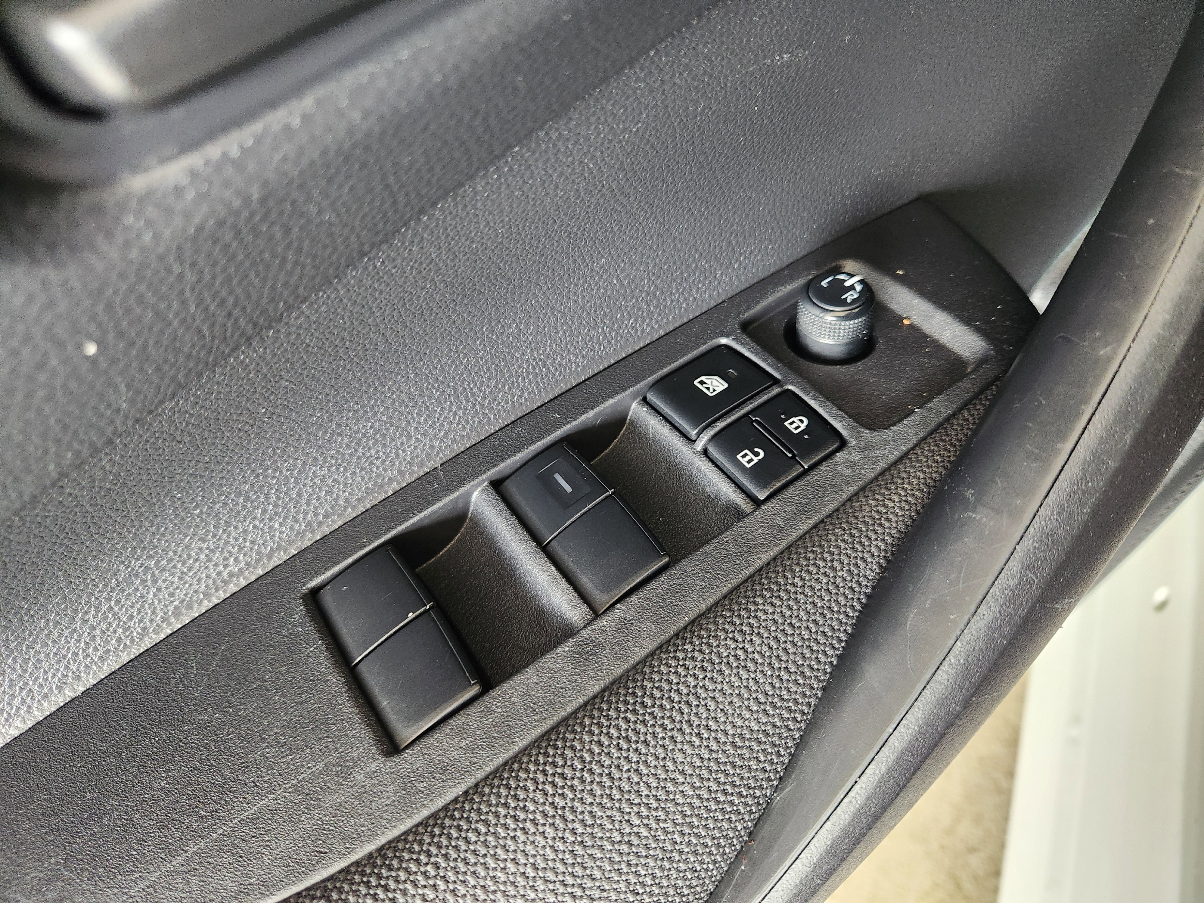 Used 2024 Toyota Corolla LE FWD image 24