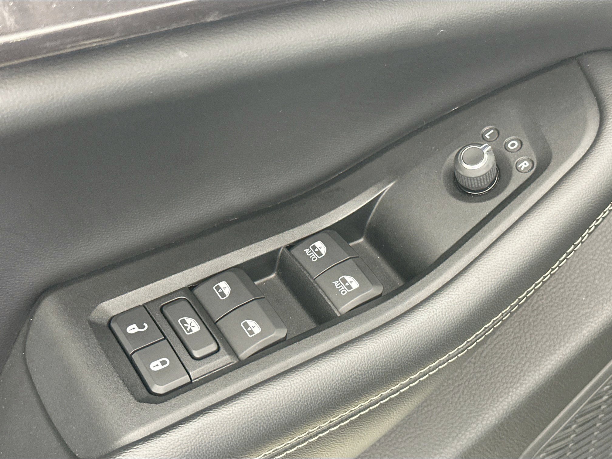 Used 2023 Jeep Grand Cherokee Altitude image 17