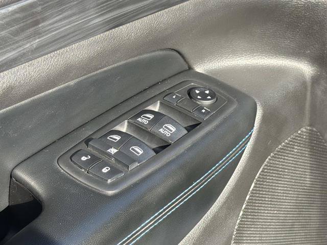 Used 2019 Jeep Grand Cherokee Laredo AWD/4WD image 21