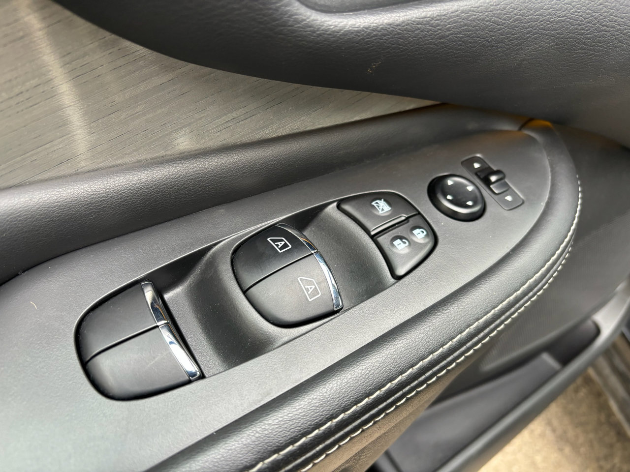 Used 2015 Nissan Murano Platinum w/ Platinum Technology Package image 42