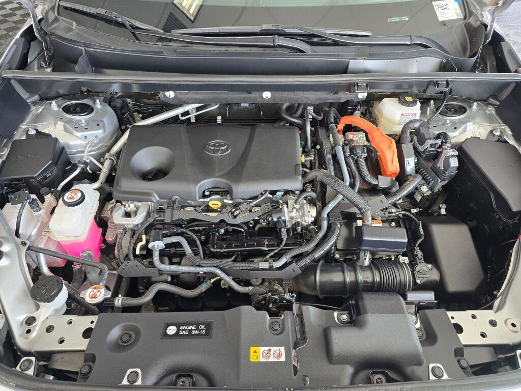 Used 2024 Toyota RAV4 XLE AWD/4WD image 9