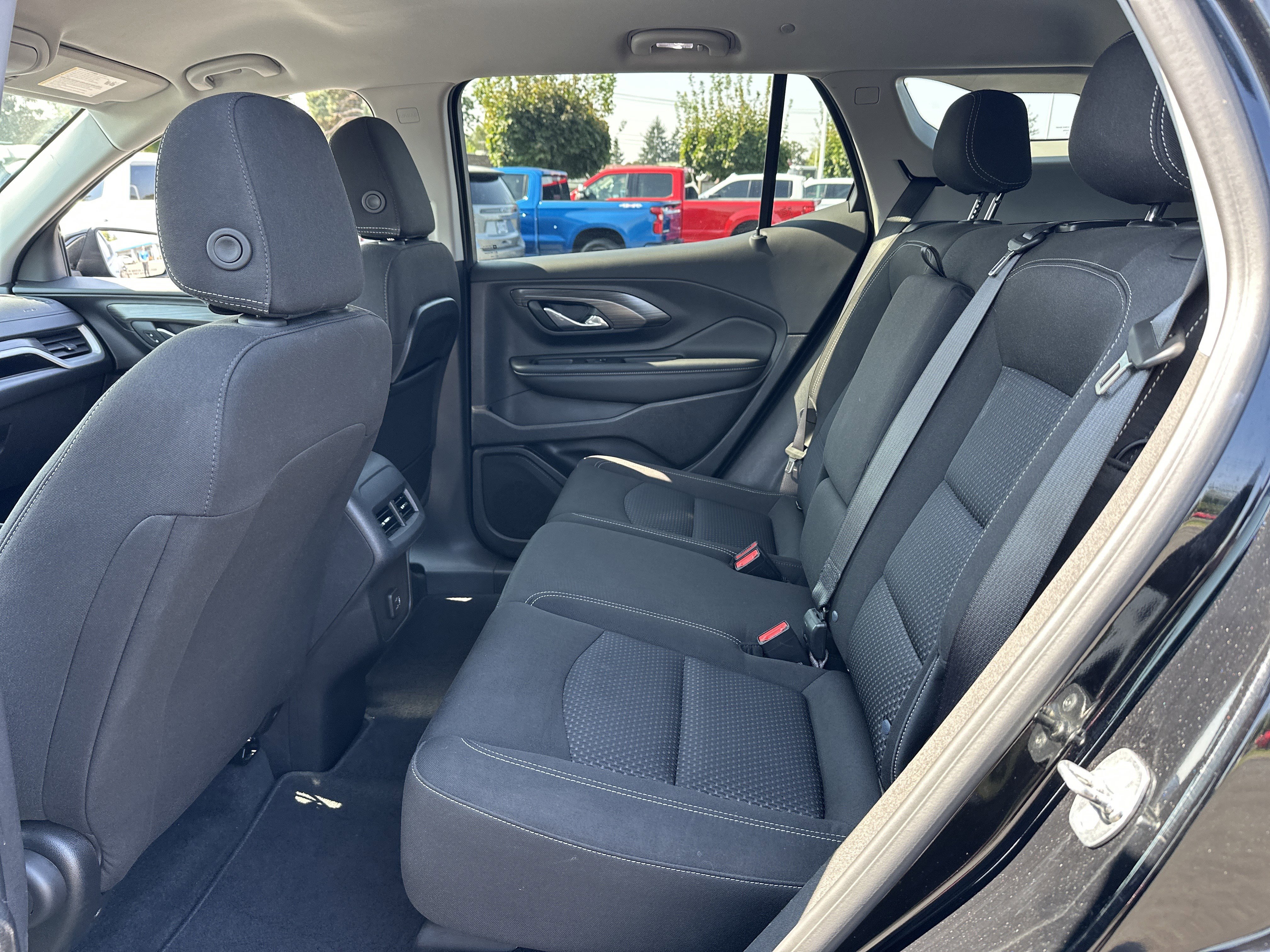 Used 2024 GMC Terrain SLE image 12