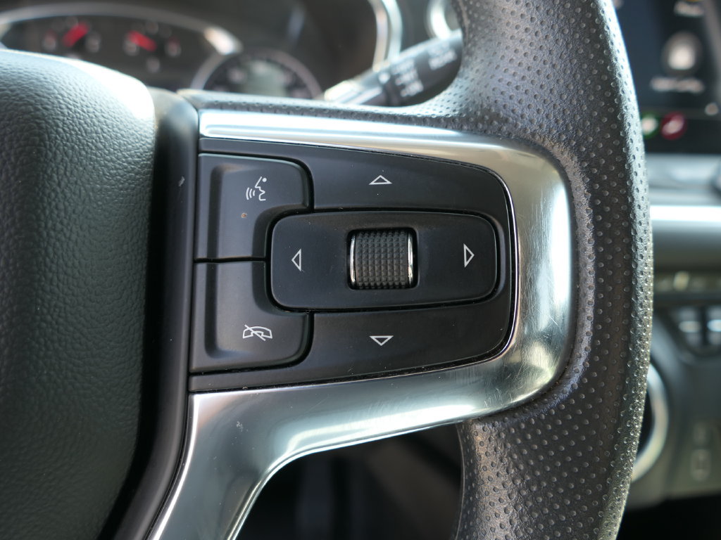 Used 2025 Chevrolet Blazer LT FWD image 14