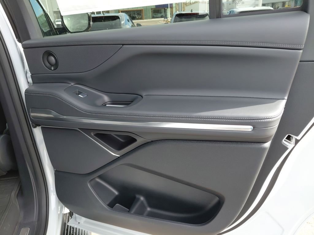 New 2026 Lincoln Navigator L Premier image 26