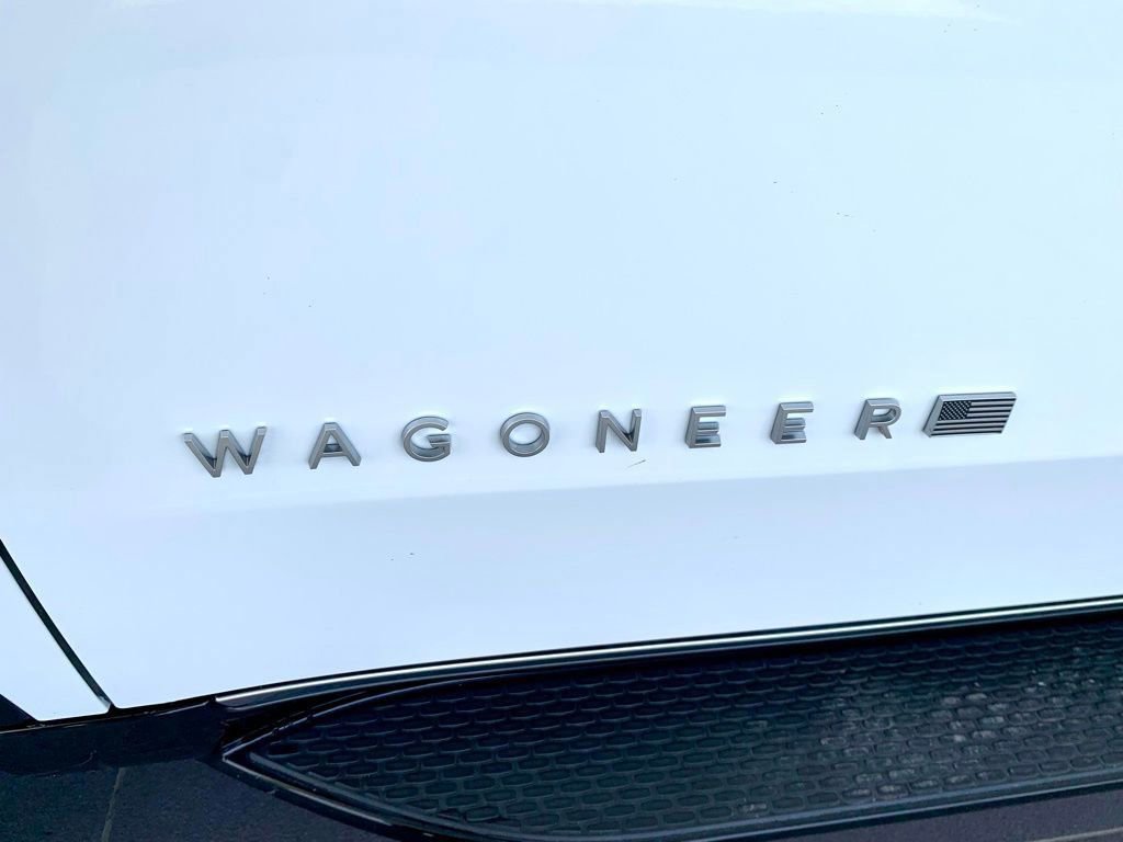 Used 2025 Jeep Wagoneer Series II w/ 8-Passenger Seating Package image 9