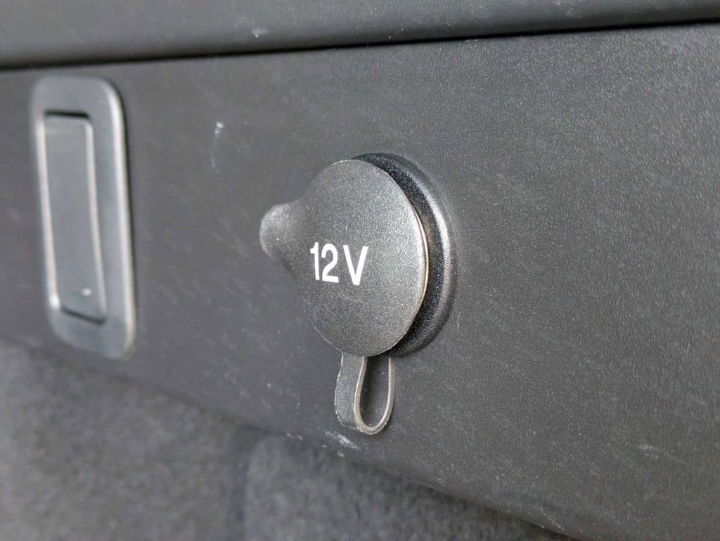 Used 2020 Land Rover Range Rover Velar R-Dynamic S AWD/4WD image 14