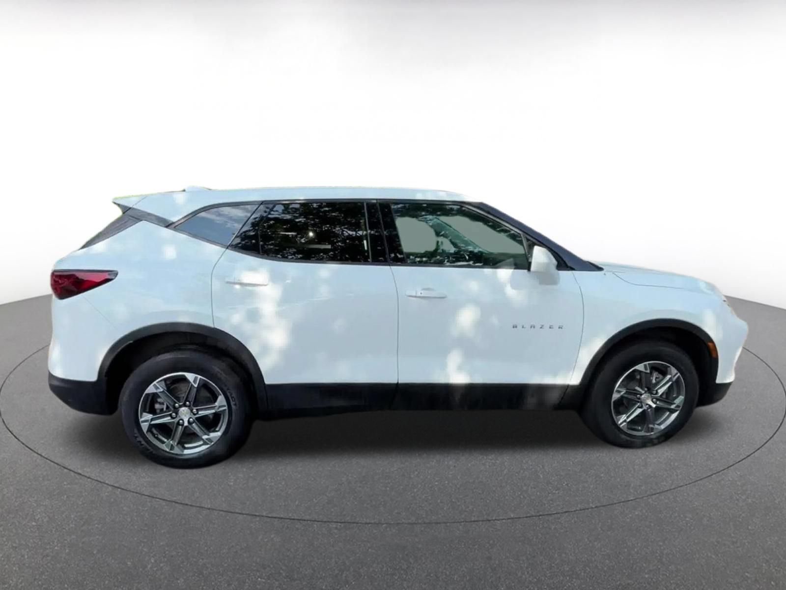 Used 2025 Chevrolet Blazer LT FWD image 16