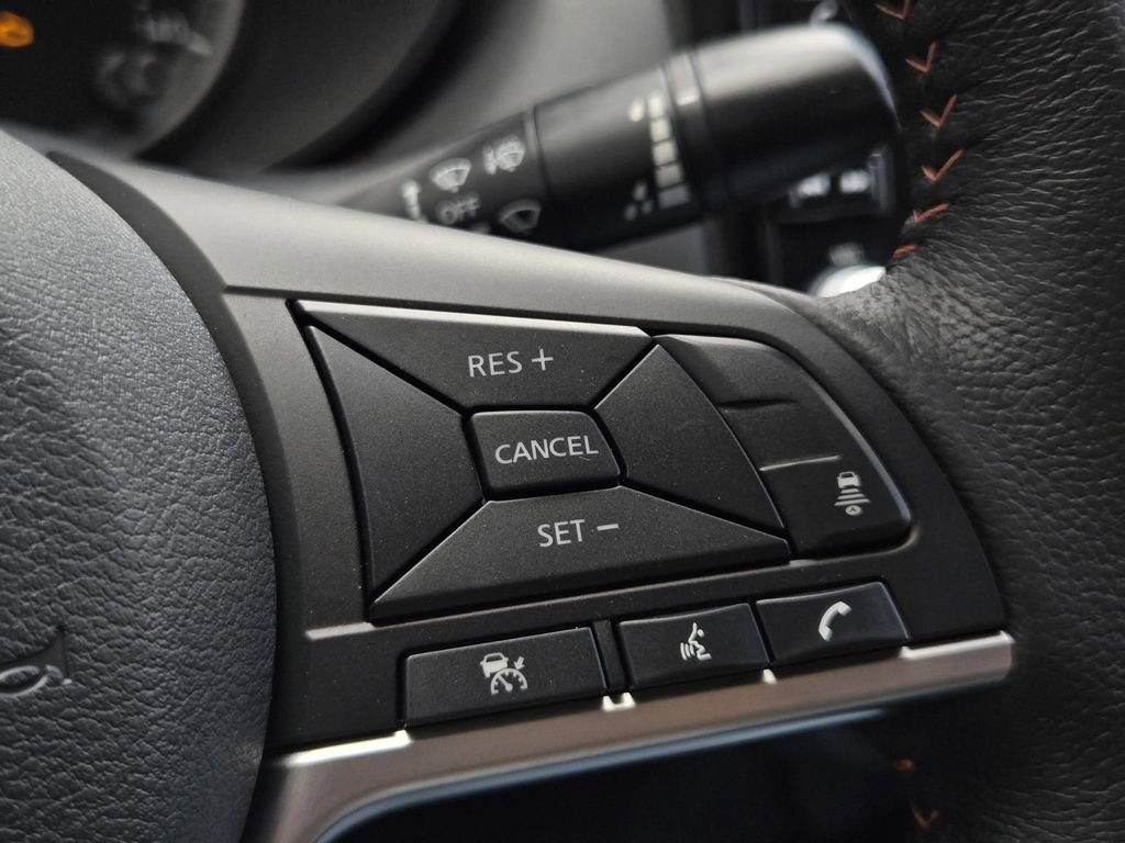 New 2025 Nissan Versa SR w/ Trunk Package image 24