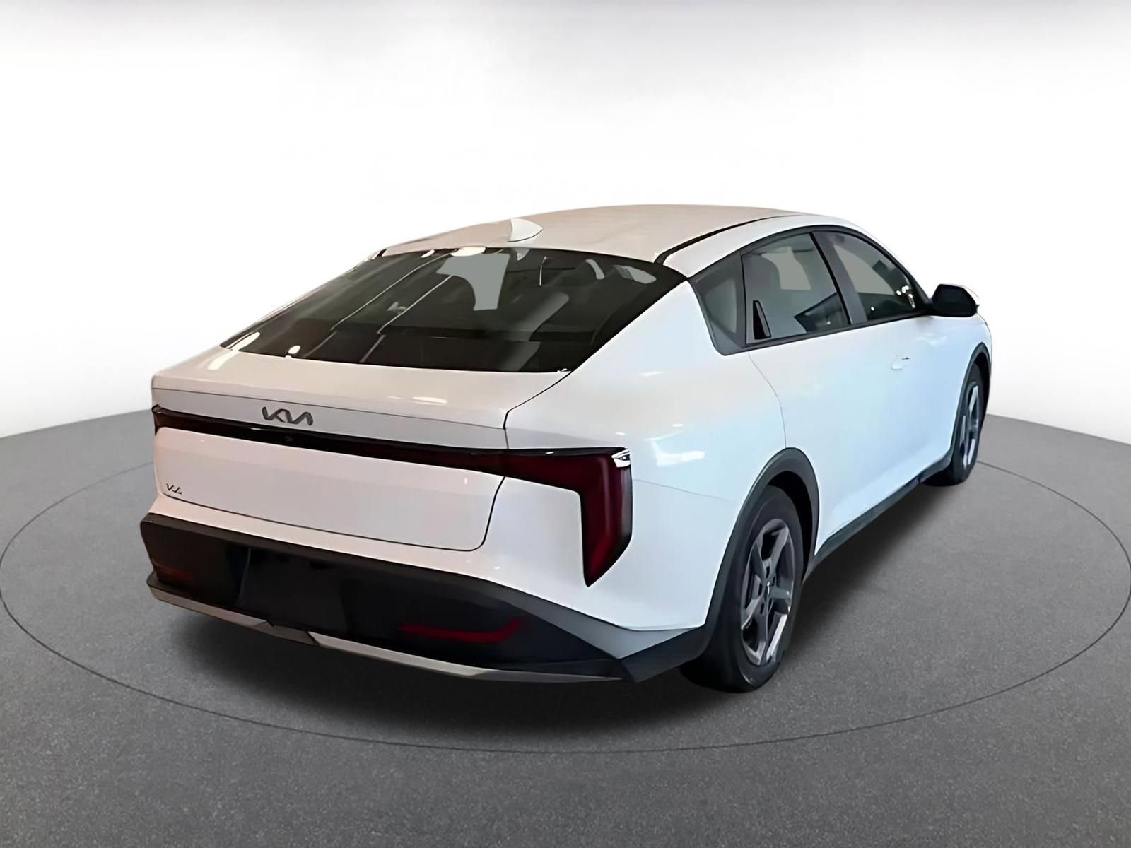 Used 2025 Kia K4 LXS image 9