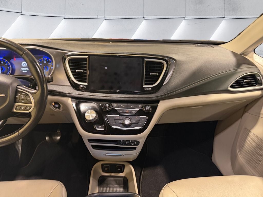 Used 2021 Chrysler Pacifica Touring-L AWD/4WD image 12