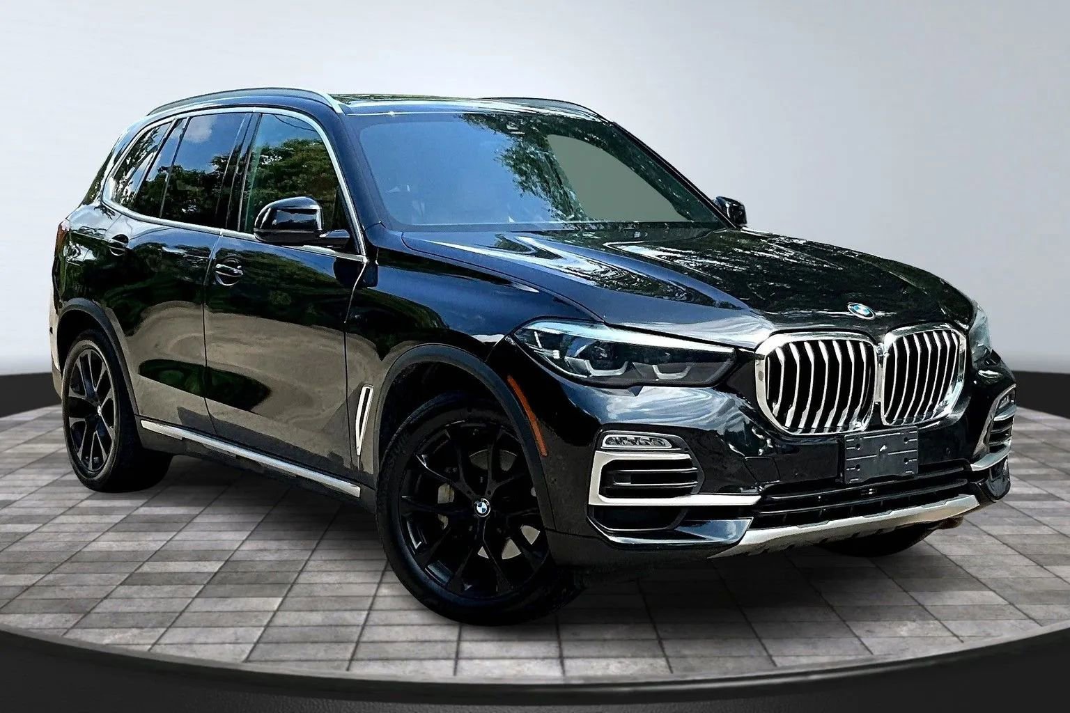 Used 2019 BMW X5 xDrive40i w/ Premium Package 2 image 1