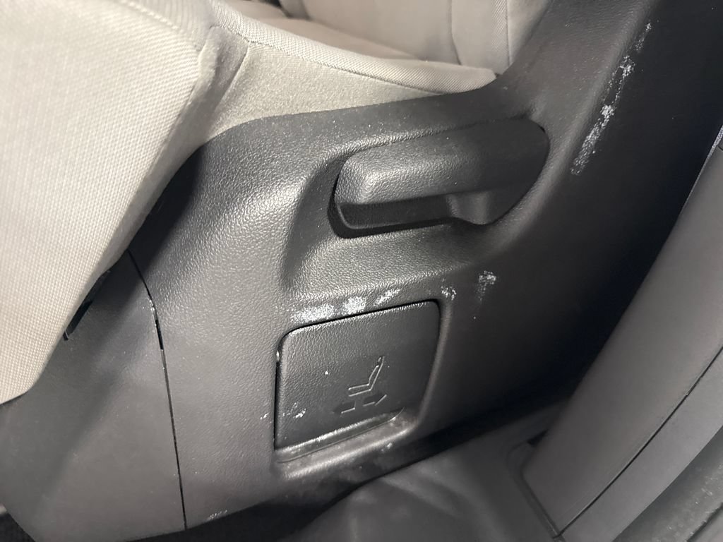 Used 2022 Toyota Sienna LE FWD image 35