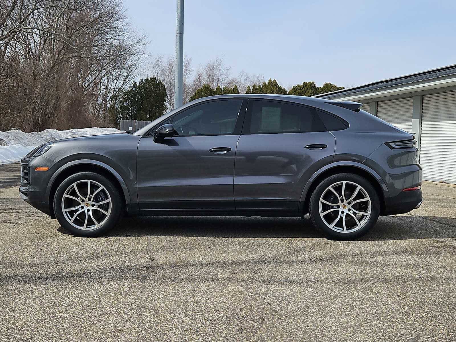 Certified 2024 Porsche Cayenne Coupe AWD/4WD image 2