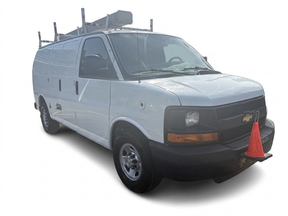 Used 2016 Chevrolet Express 3500 RWD image 3