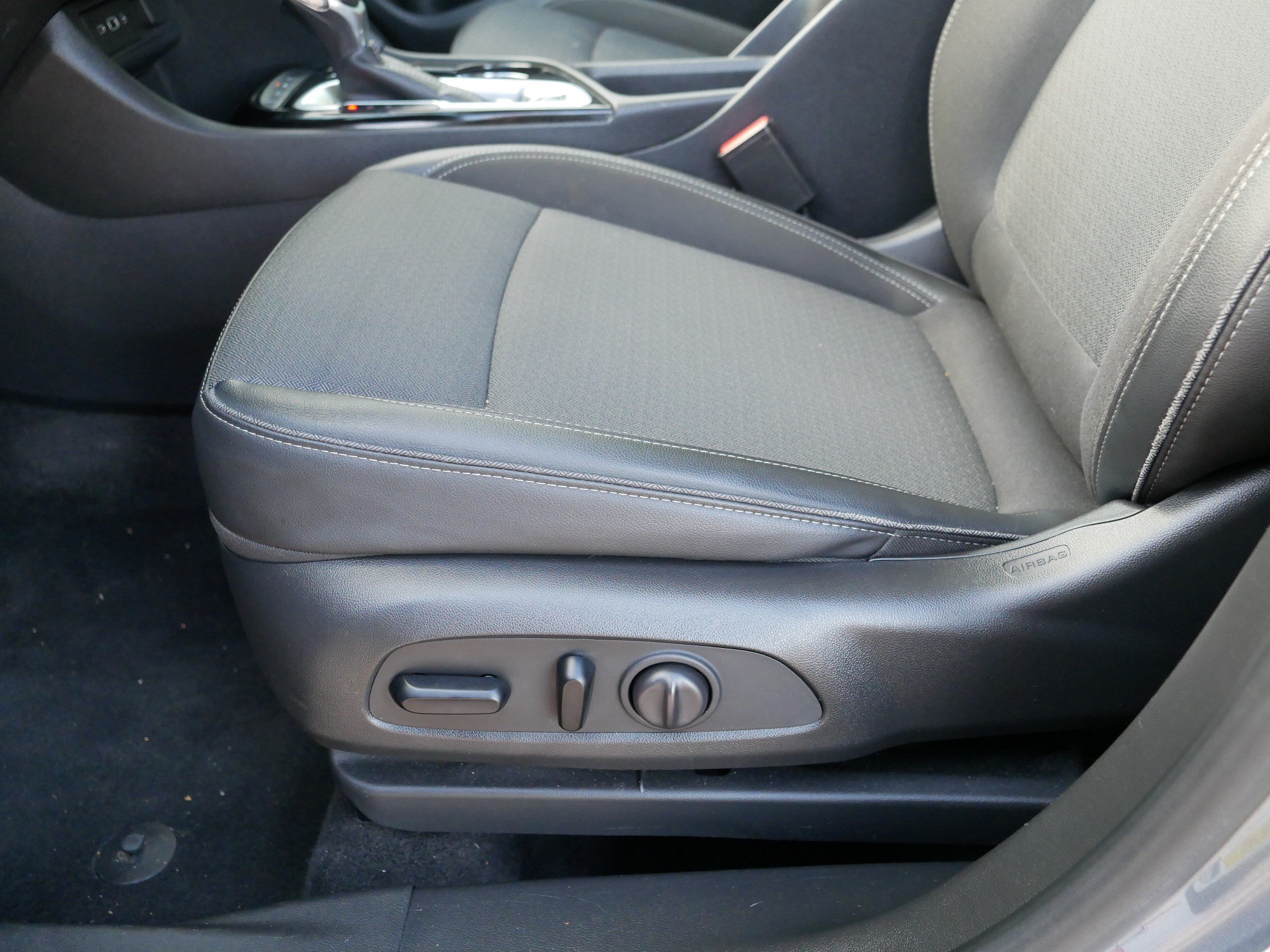 Used 2022 Buick Encore GX Preferred w/ Cold Weather Comfort Package AWD/4WD image 20