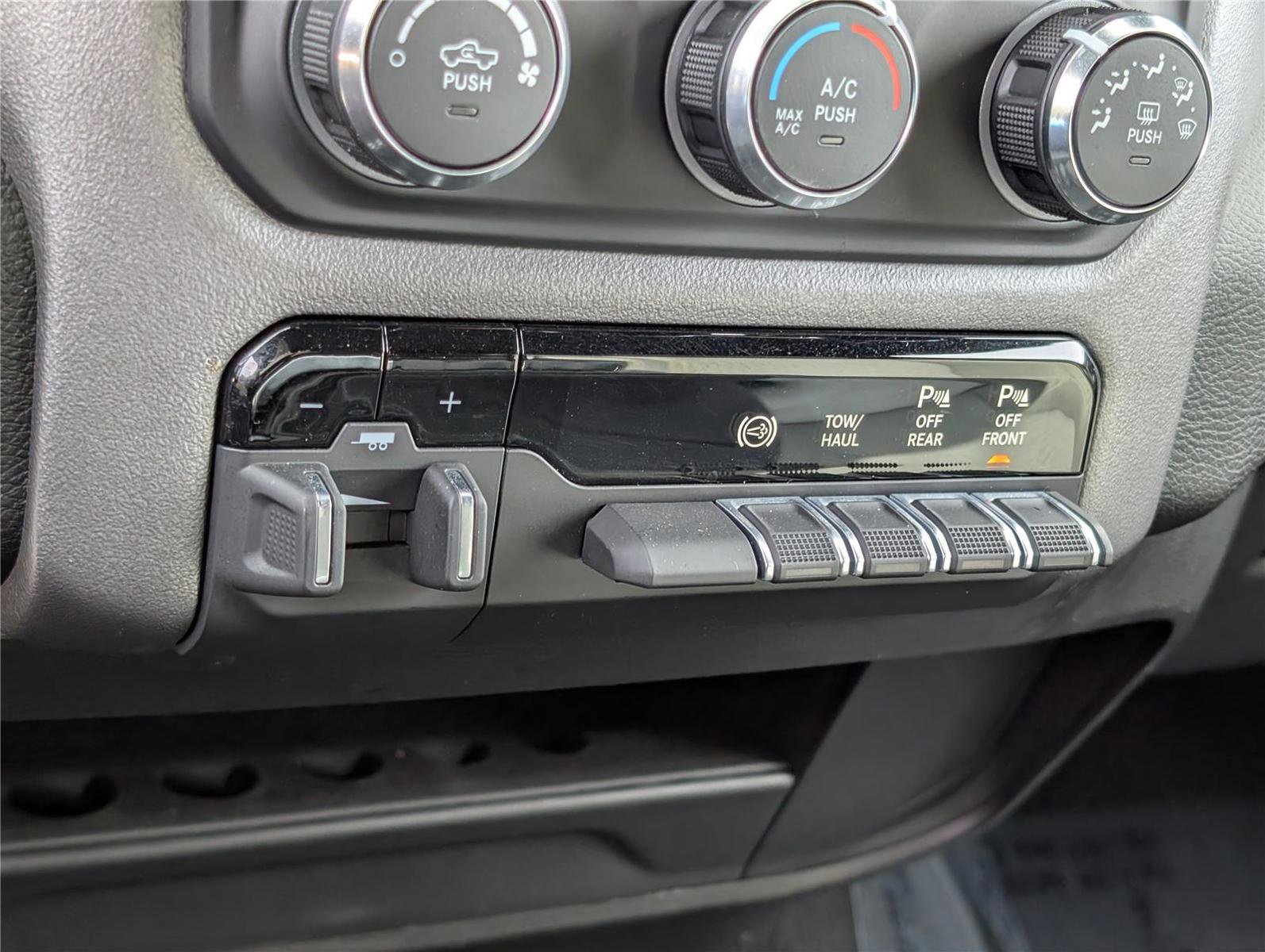 Used 2023 RAM 2500 Big Horn w/ Level 1 Equipment Group image 27