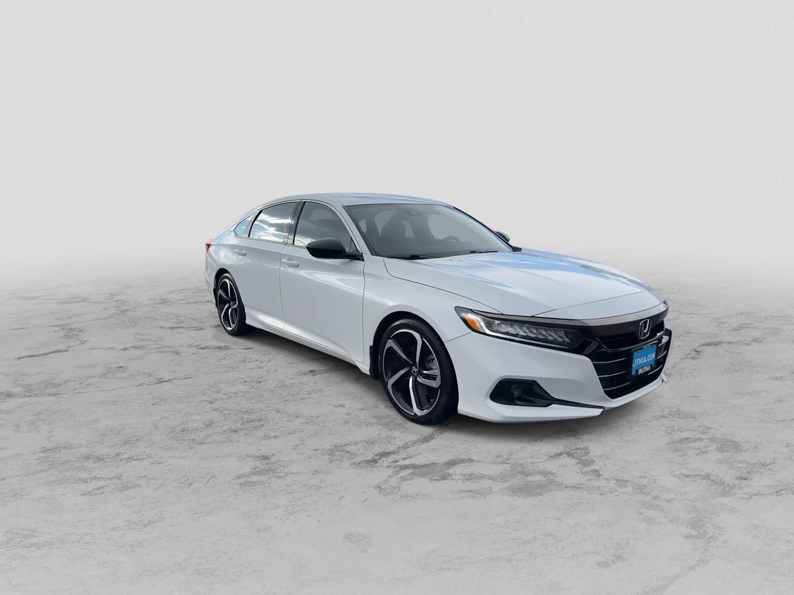 Used 2022 Honda Accord Sport image 2