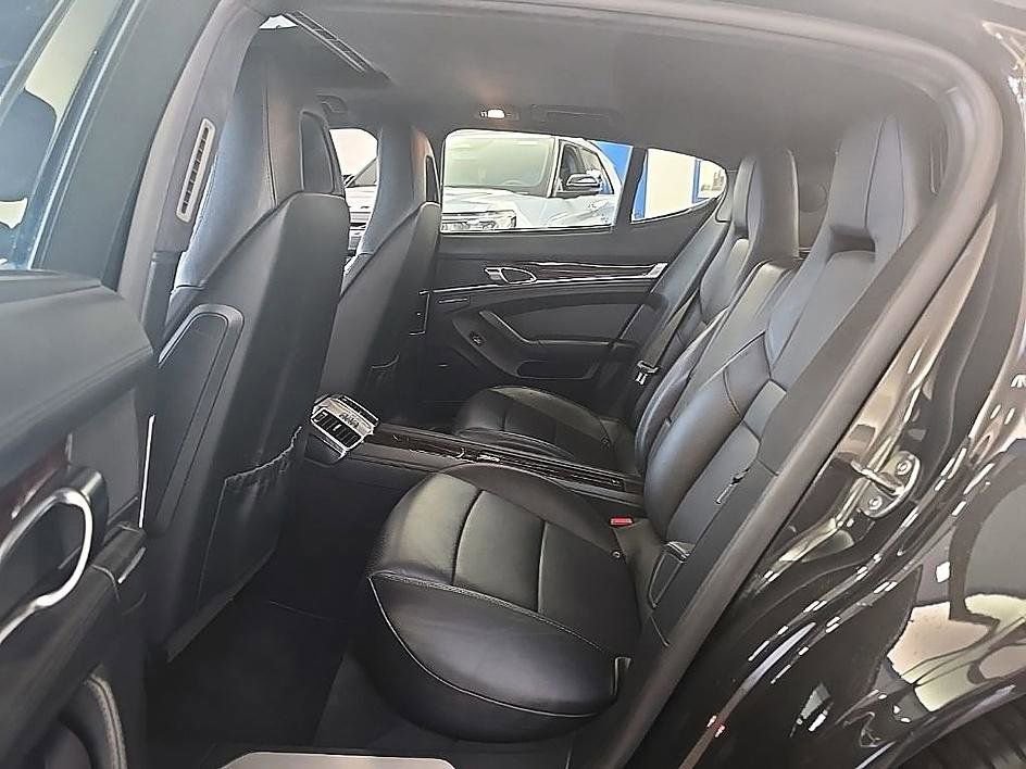 Used 2010 Porsche Panamera Turbo AWD/4WD image 23