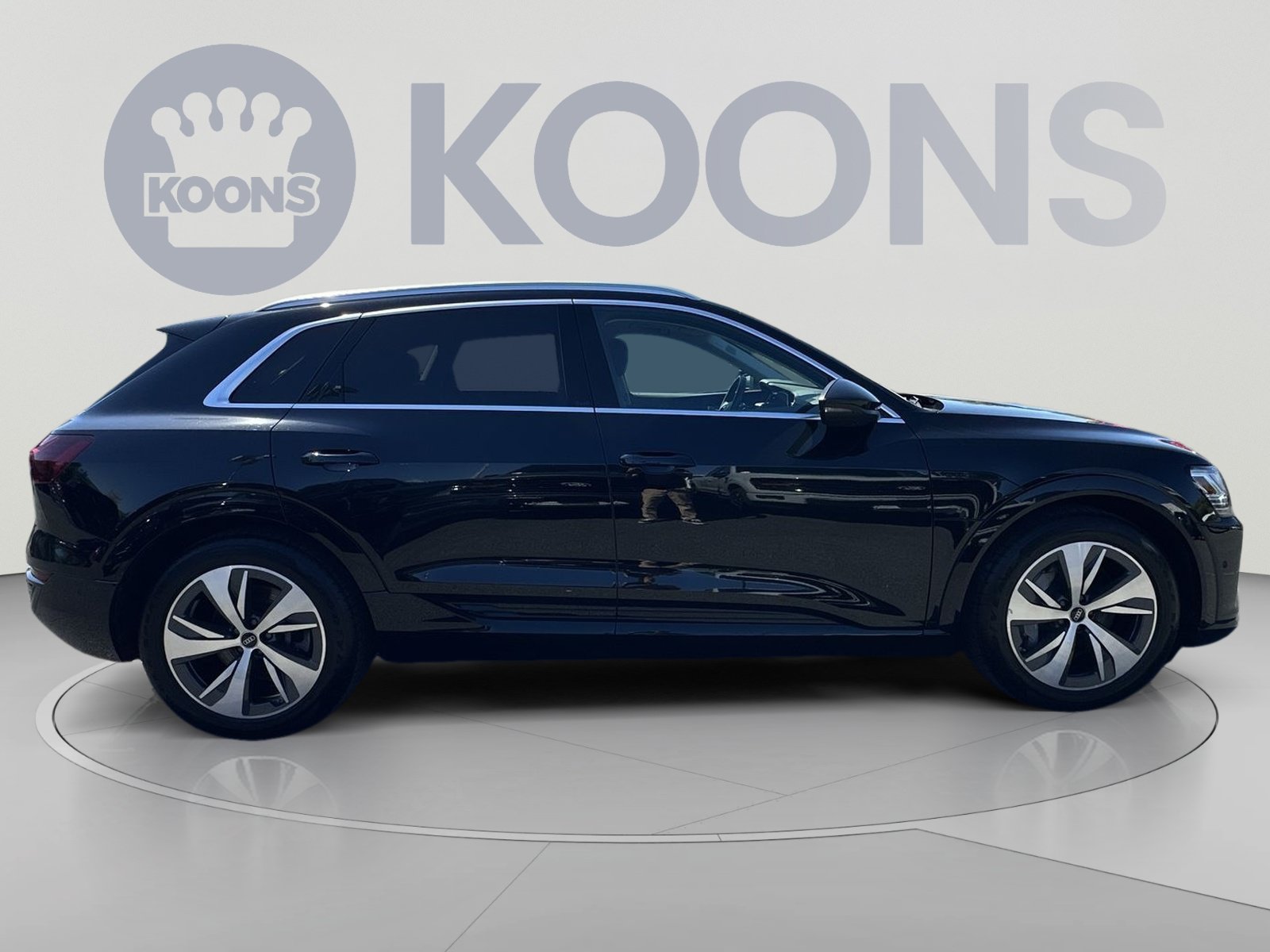 Used 2024 Audi Q8 e-tron Premium Plus w/ Premium Plus Package AWD/4WD image 12