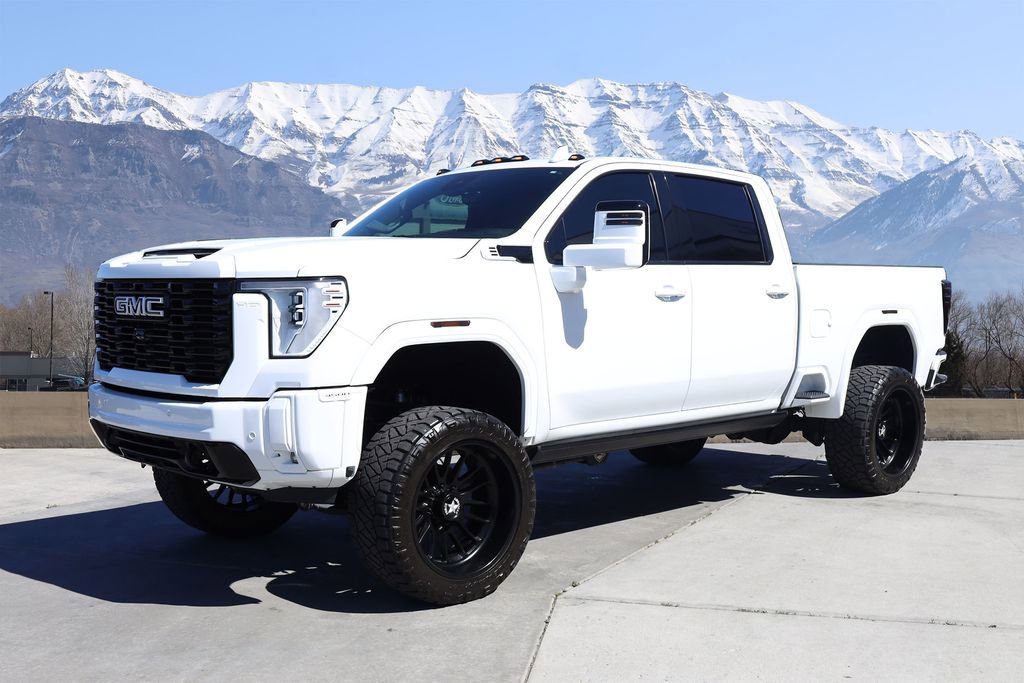 Used 2024 GMC Sierra 3500 Denali Ultimate AWD/4WD image 2