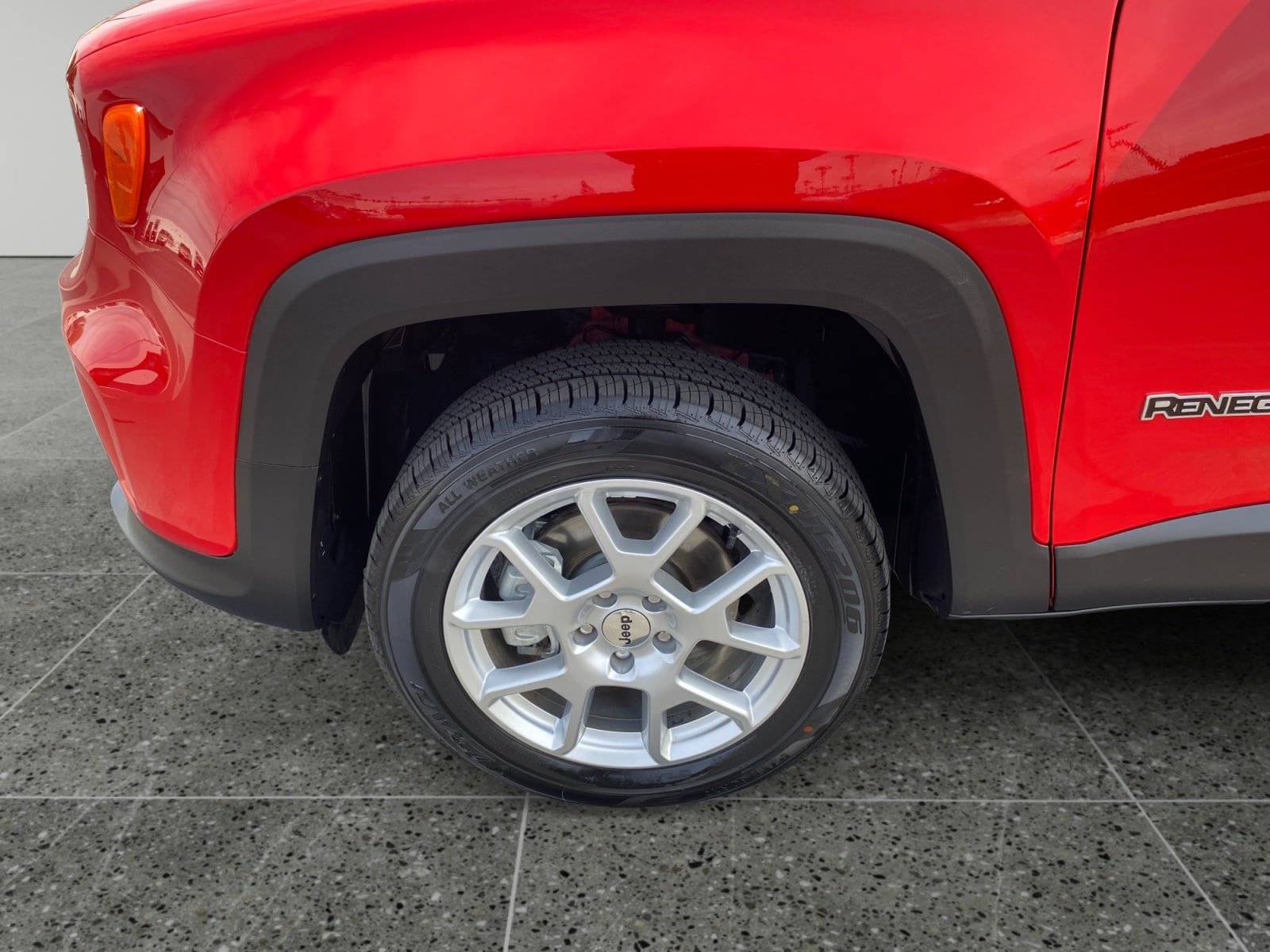 Used 2023 Jeep Renegade Latitude AWD/4WD image 14