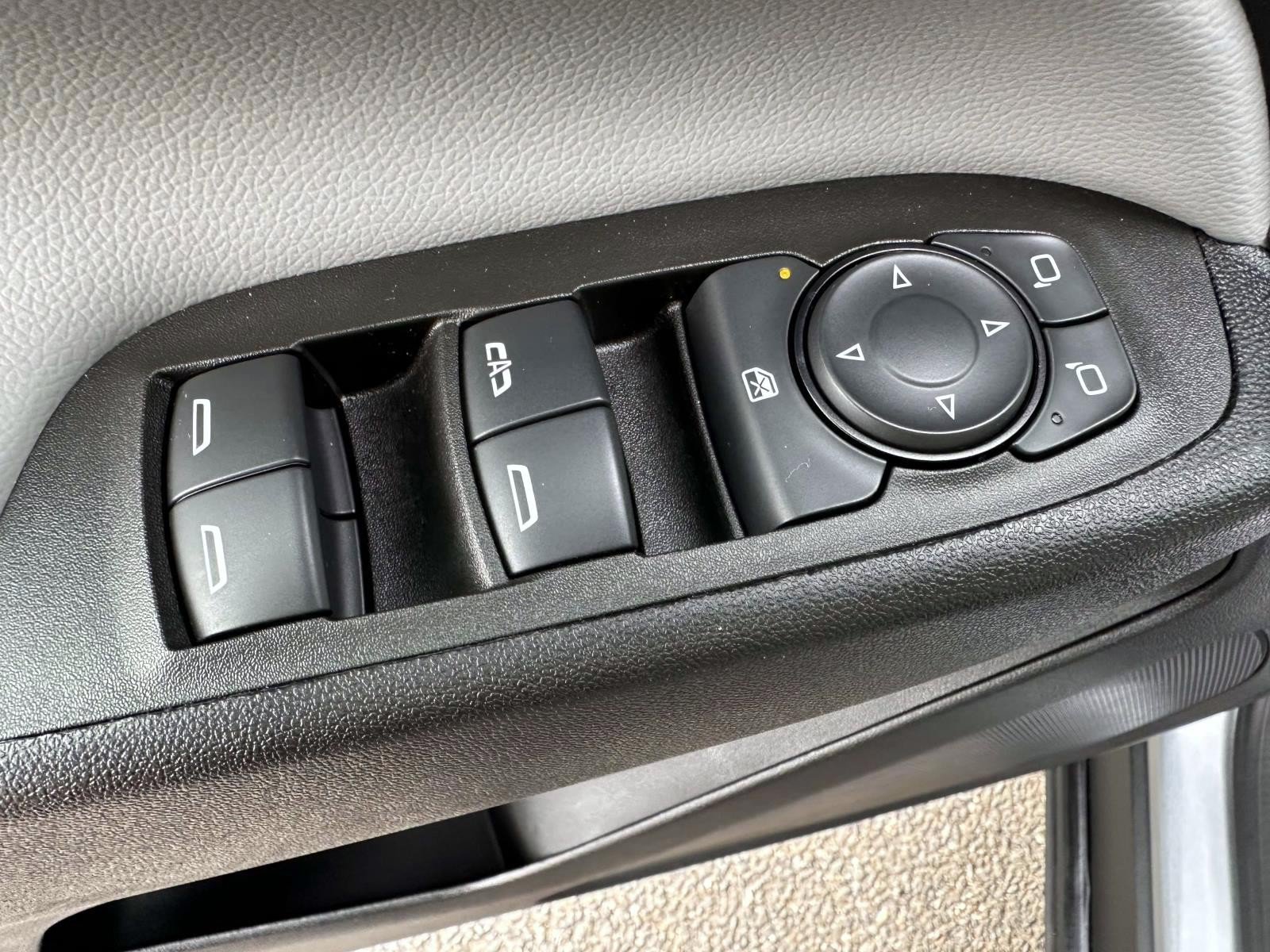 Used 2024 Chevrolet Equinox LS w/ LS Convenience Package AWD/4WD image 9