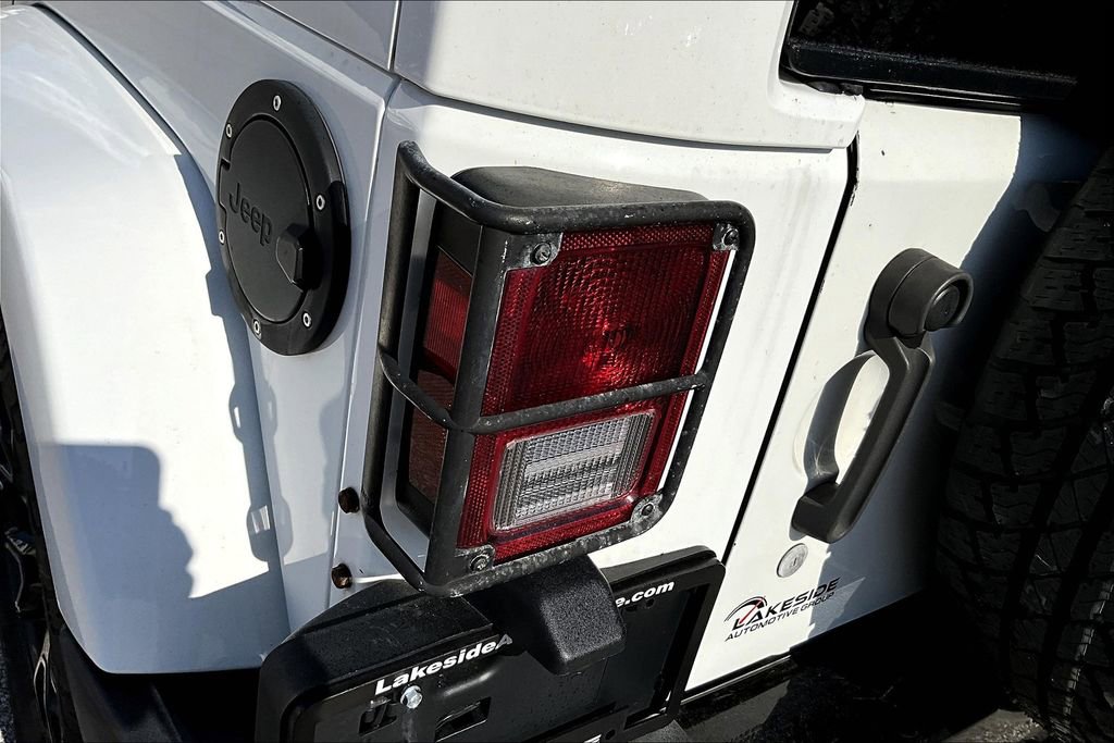 Used 2018 Jeep Wrangler Unlimited Sahara image 21