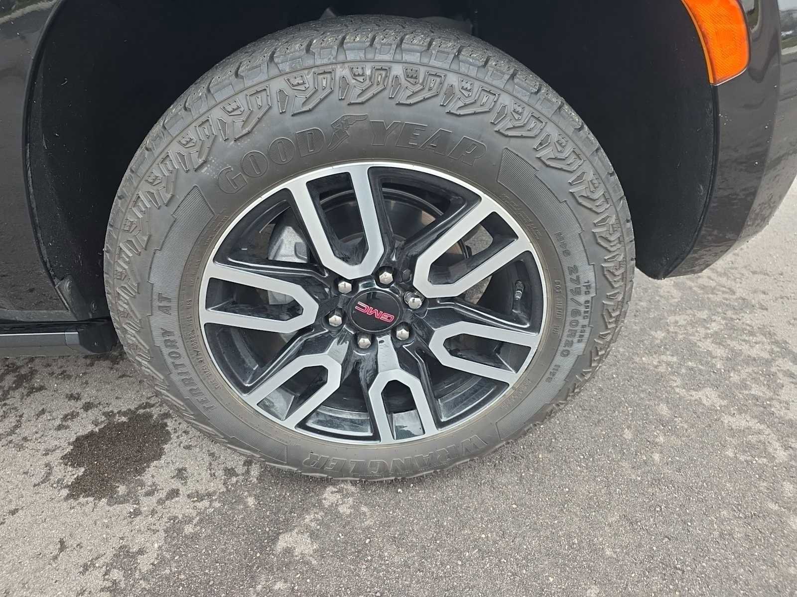 Used 2023 GMC Yukon AT4 w/ AT4 Premium Plus Package image 12