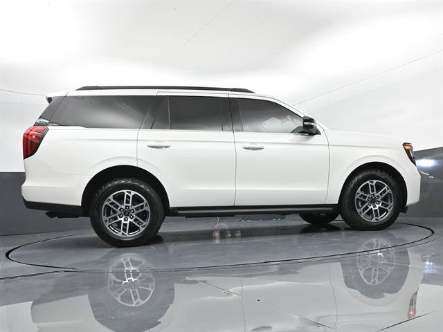 Certified 2026 Ford Expedition Active AWD/4WD image 34