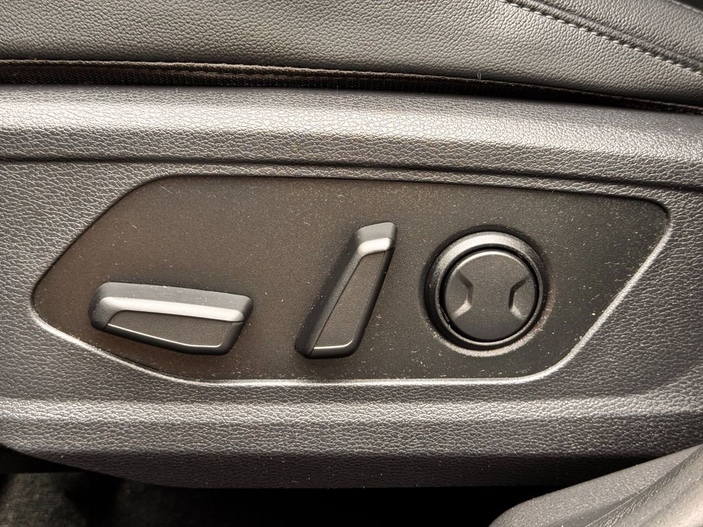 Used 2023 Kia Sportage EX AWD/4WD image 16