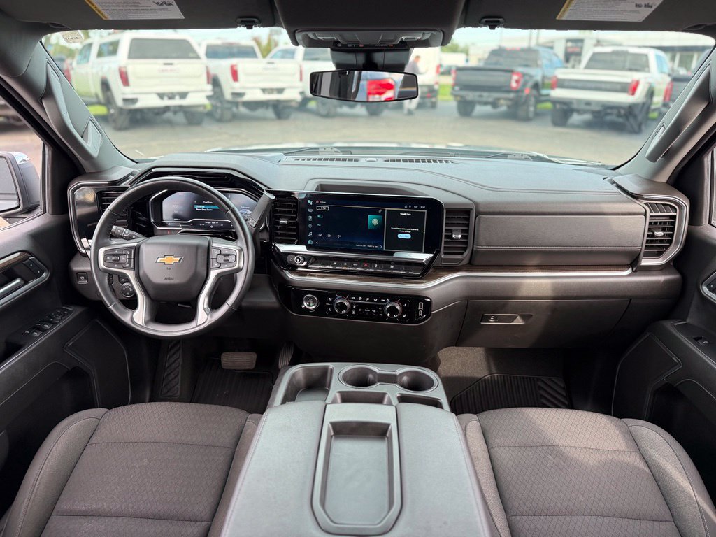 Used 2024 Chevrolet Silverado 1500 LT AWD/4WD image 2