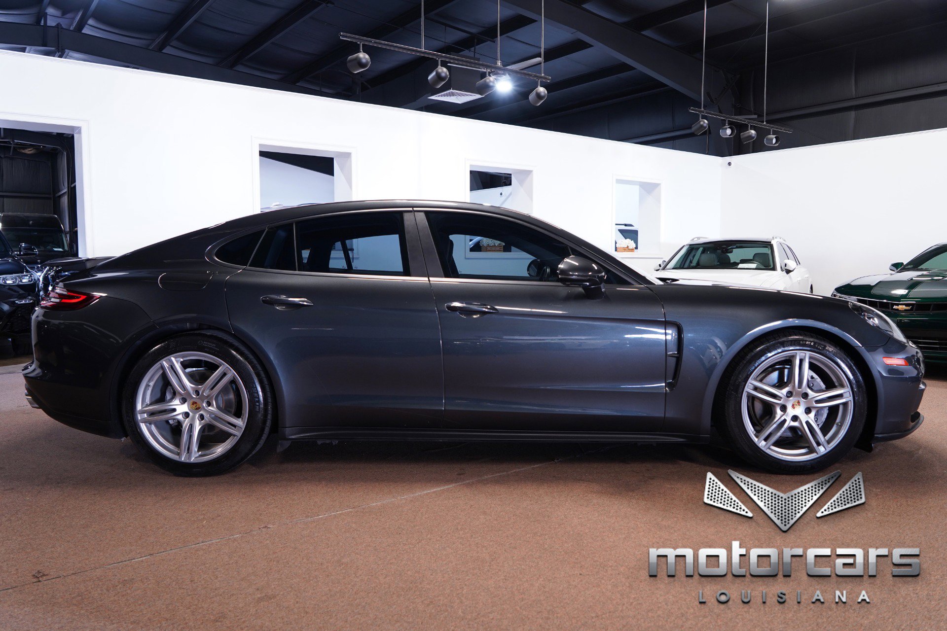 Used 2018 Porsche Panamera image 8