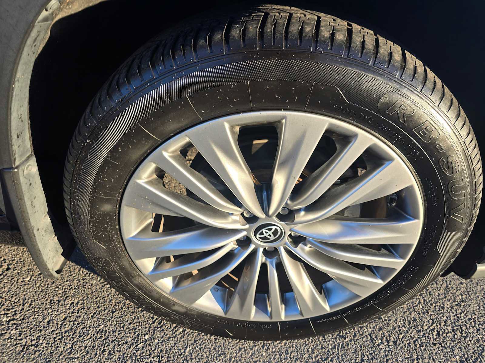 Used 2023 Toyota Highlander Platinum image 9