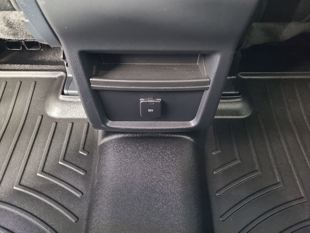 Certified 2020 Ford Edge SE image 17