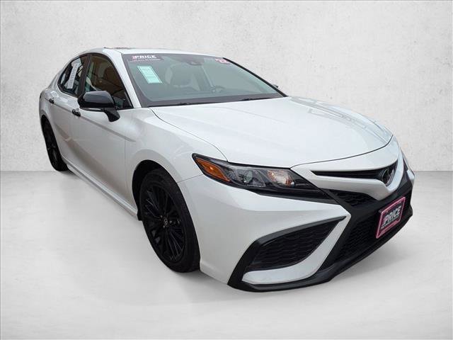 Used 2022 Toyota Camry SE w/ Carpet Mat Package (TMS) AWD/4WD image 4