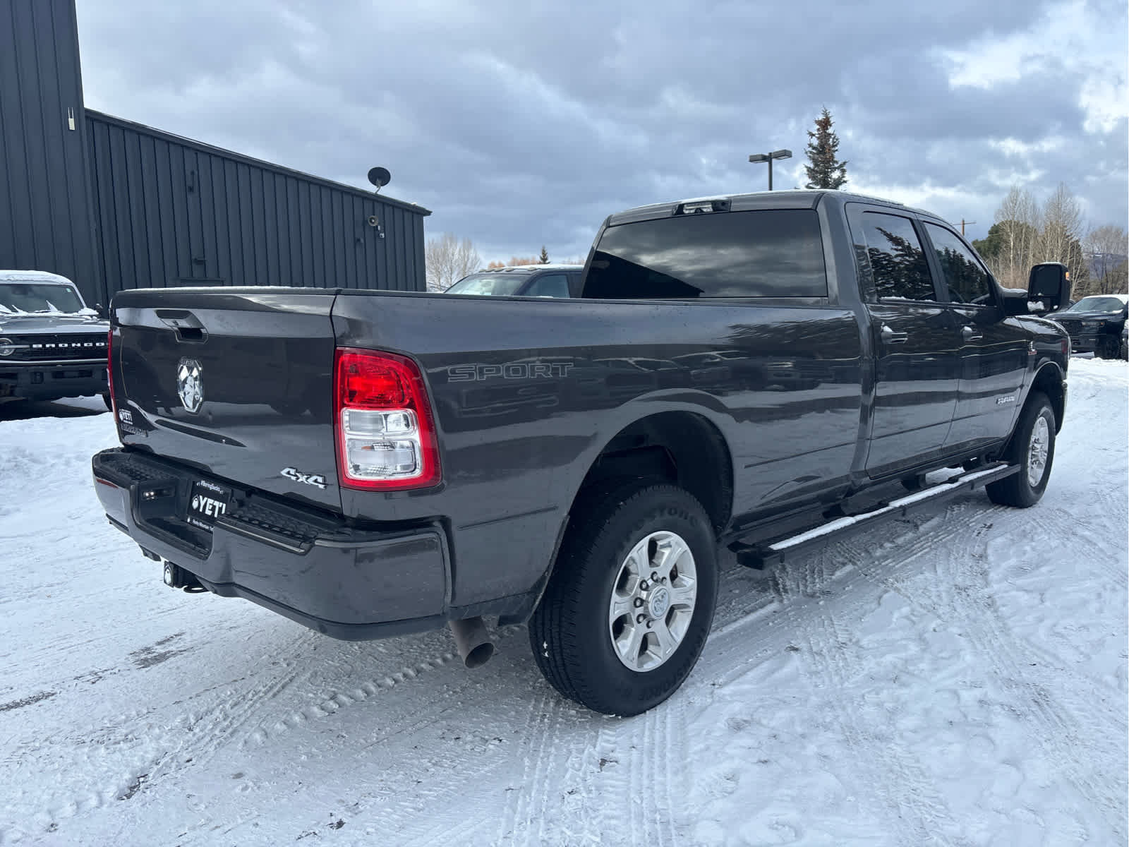 Used 2024 RAM 2500 Big Horn w/ Sport Appearance Package image 10