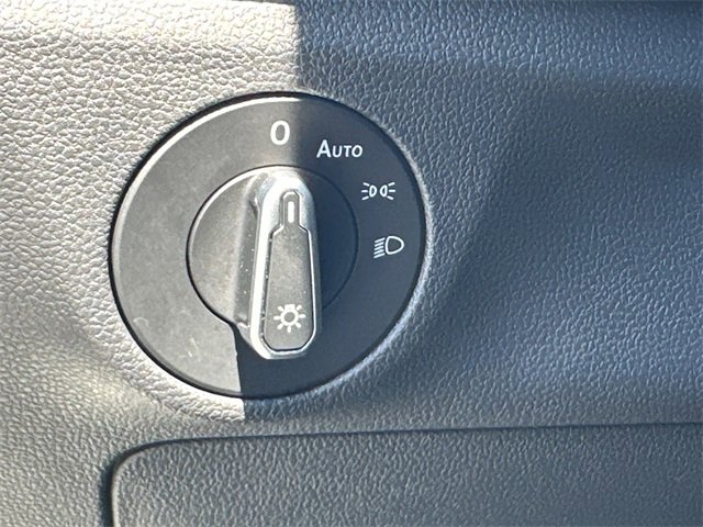 Used 2025 Volkswagen Jetta Sport image 24