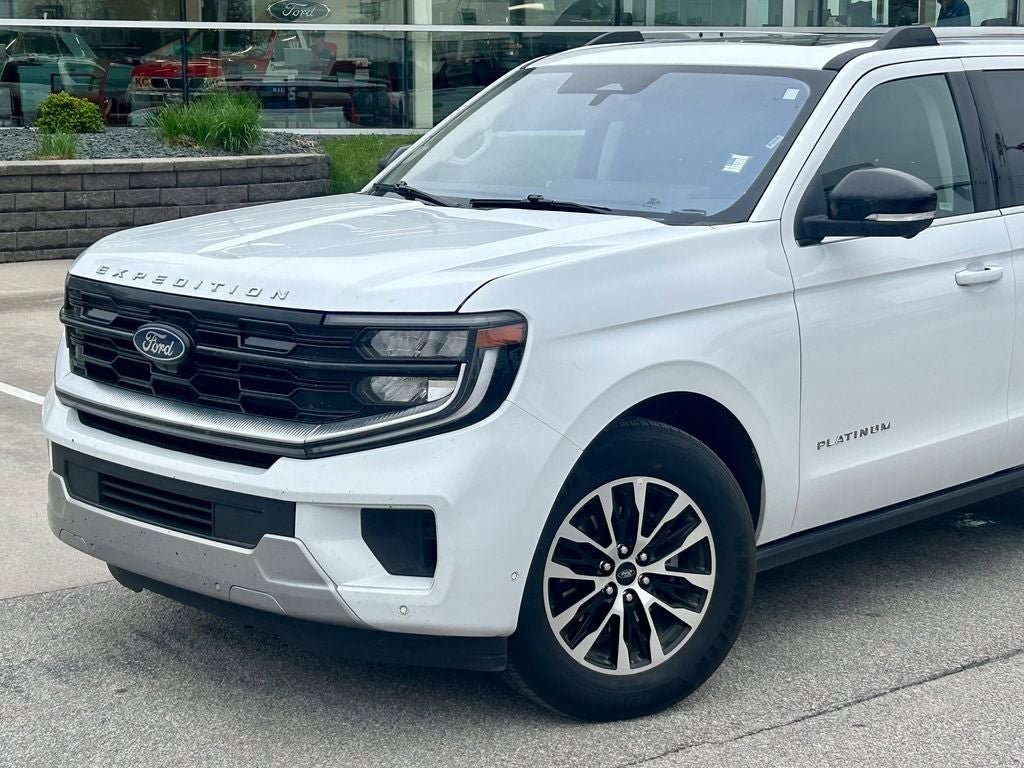 Certified 2025 Ford Expedition Platinum AWD/4WD image 2