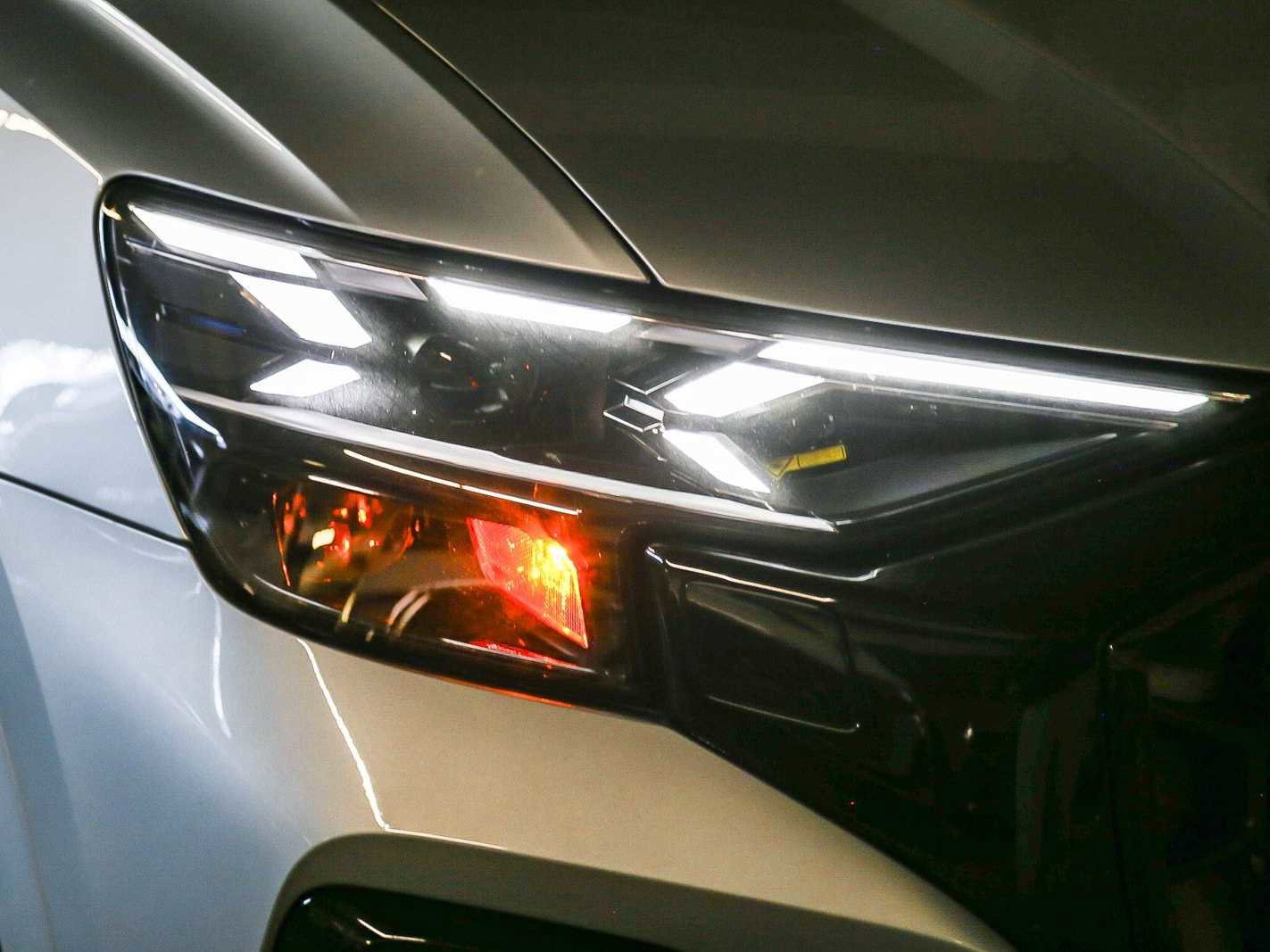 New 2026 Audi SQ8 Prestige image 4