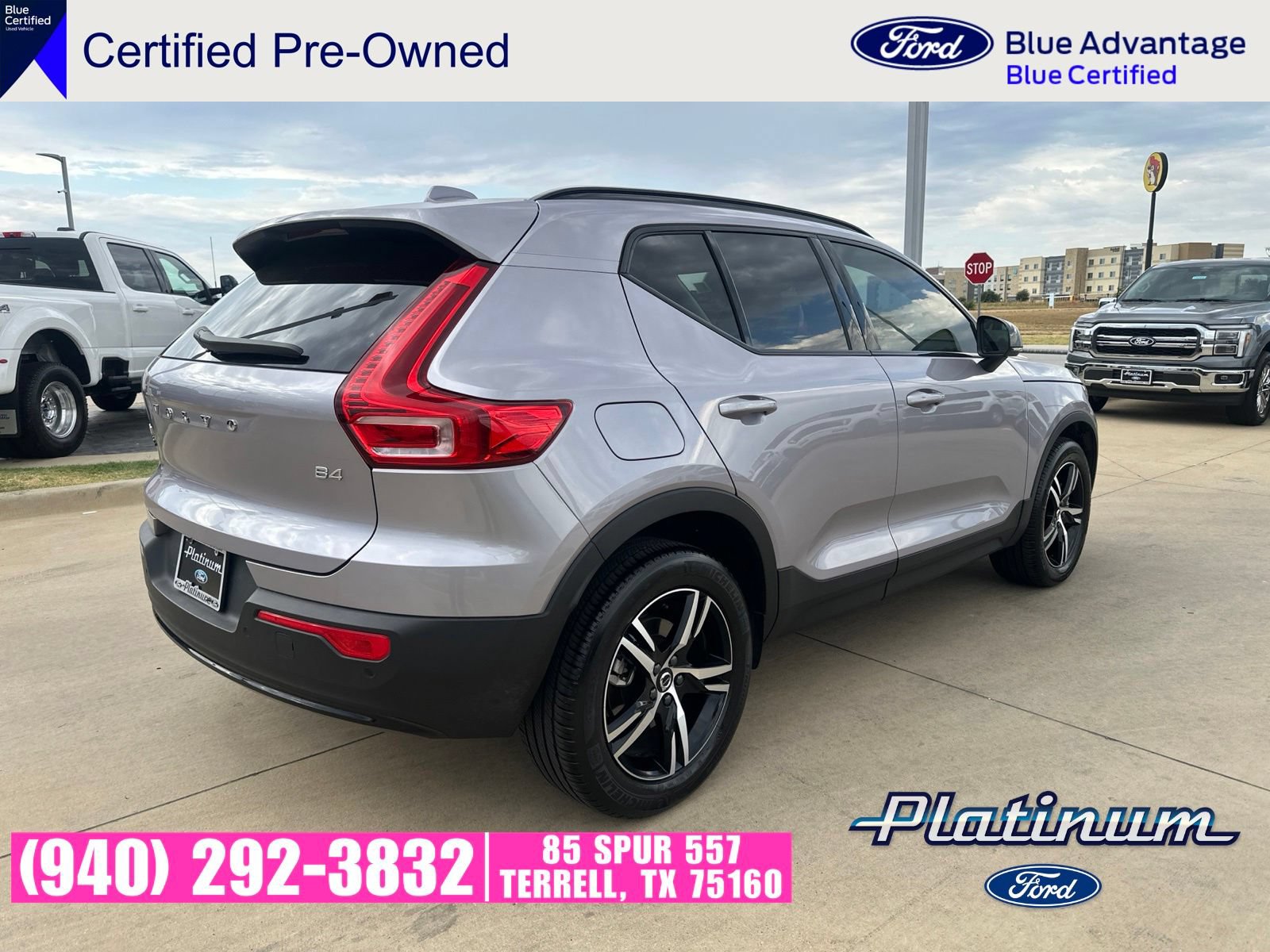 Used 2026 Volvo XC40 B4 Core w/ Climate Package FWD image 6