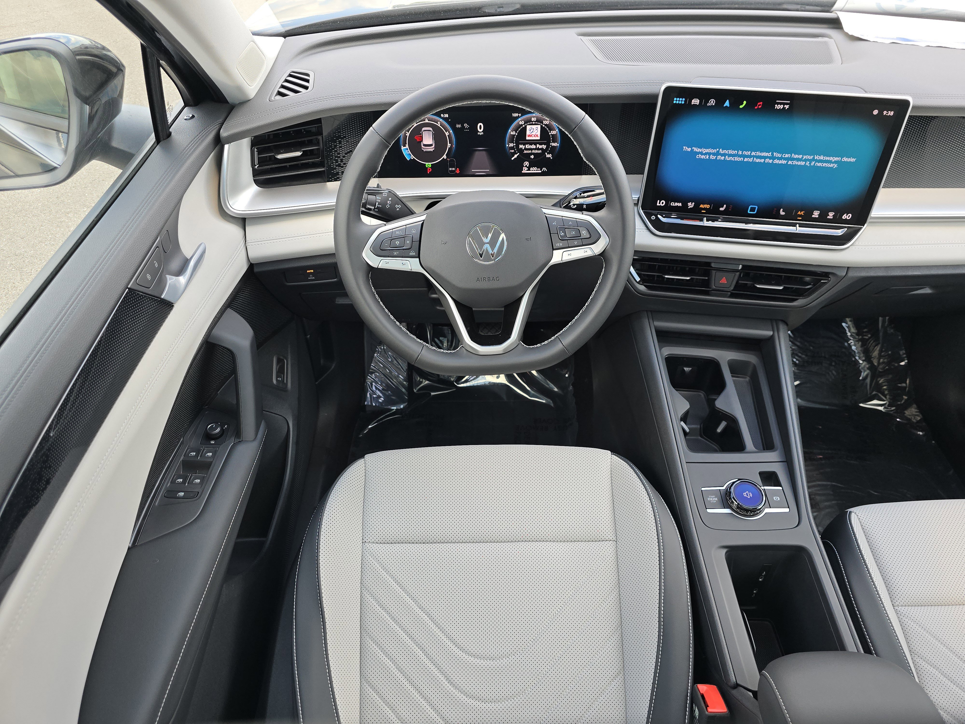 New 2025 Volkswagen Tiguan SE image 19